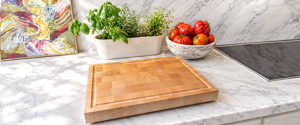 Juice Groove or No Juice Groove? How to Choose the Right Cutting Board