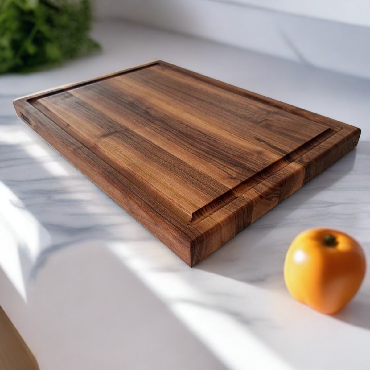 Walnut Edge Grain Cutting Board "The Roxborough"