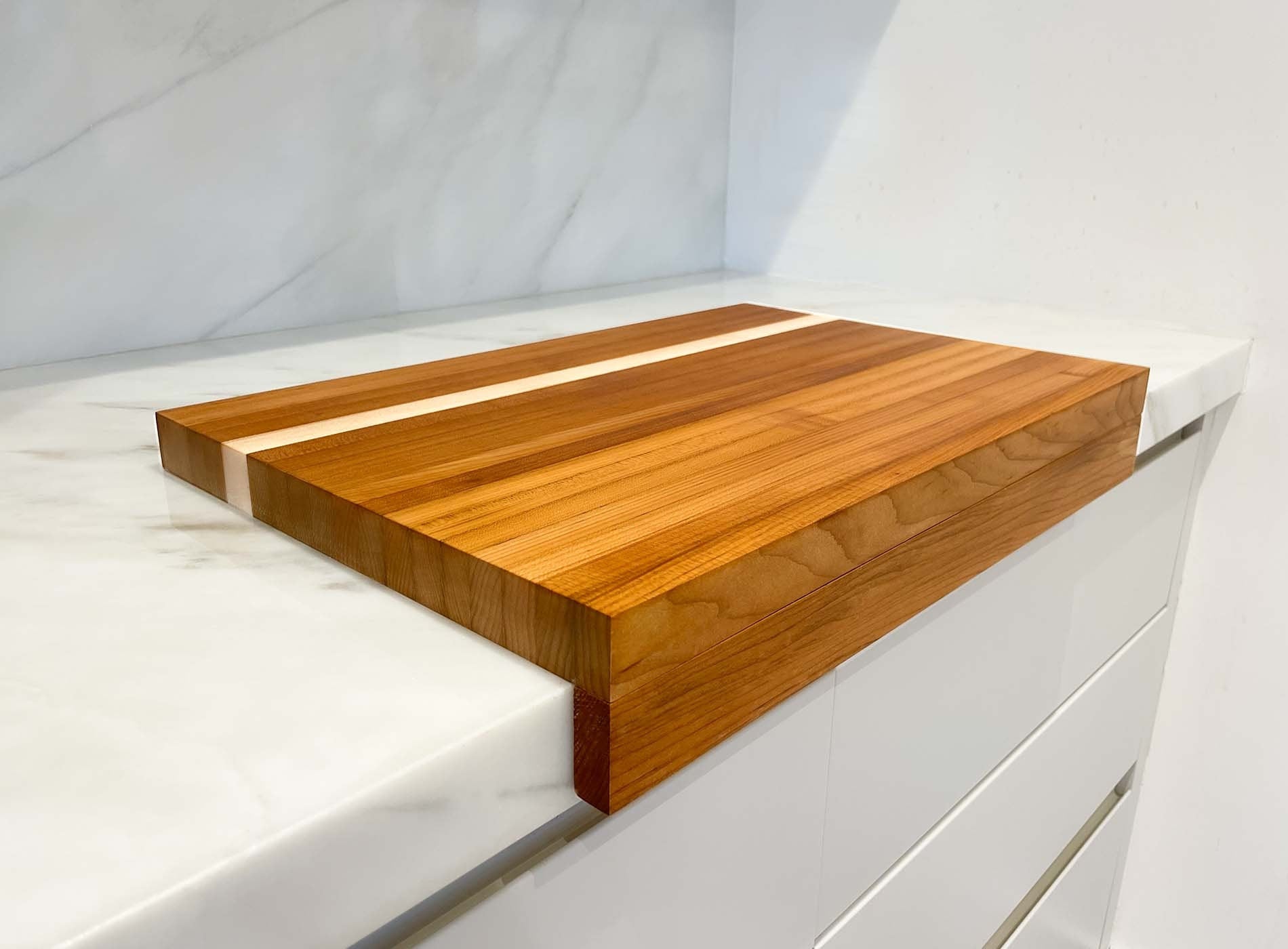Deer Park Woodwork- The Alvin Over The Counter Edge Grain Cutting Board